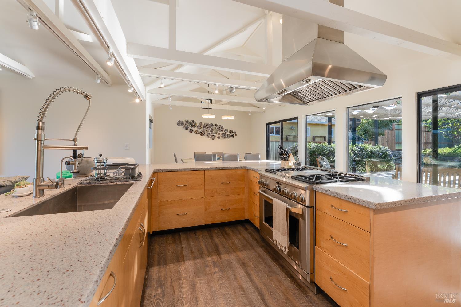 Detail Gallery Image 6 of 39 For 902 Helen Ave, Ukiah,  CA 95482 - 1 Beds | 1 Baths