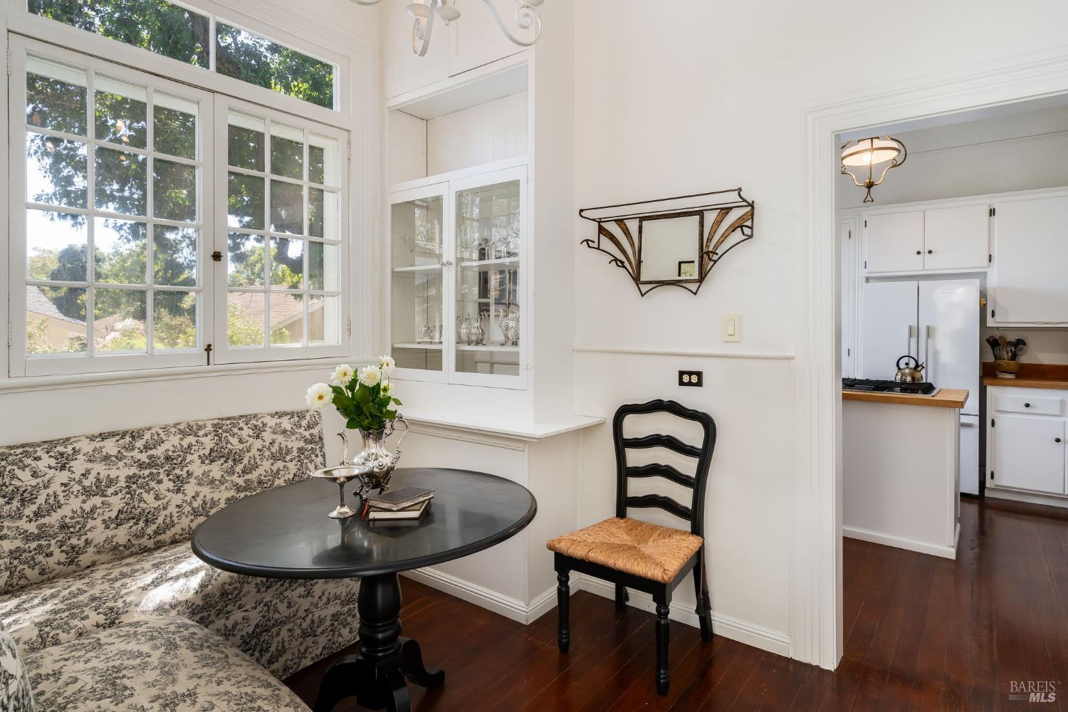 Detail Gallery Image 30 of 72 For 2230 1st St, Napa,  CA 94559 - 5 Beds | 2 Baths