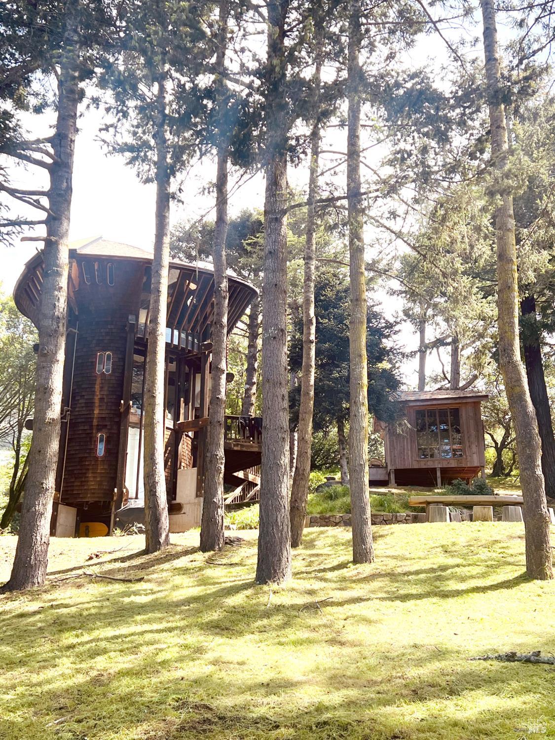 Detail Gallery Image 3 of 50 For Address Is Not Disclosed, Stinson Beach,  CA 94970 - 2 Beds | 2 Baths