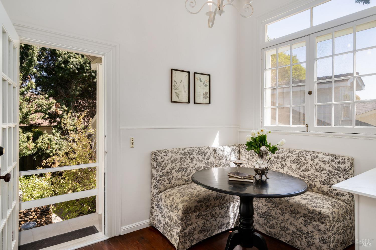 Detail Gallery Image 29 of 72 For 2230 1st St, Napa,  CA 94559 - 5 Beds | 2 Baths