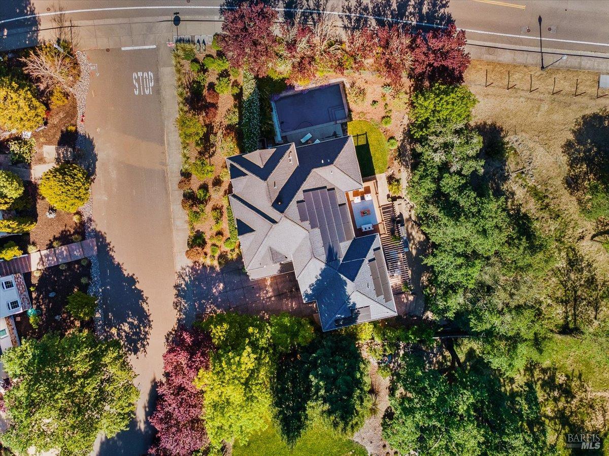 Detail Gallery Image 49 of 60 For 134 Moonlight Dr, Healdsburg,  CA 95448 - 4 Beds | 3/1 Baths