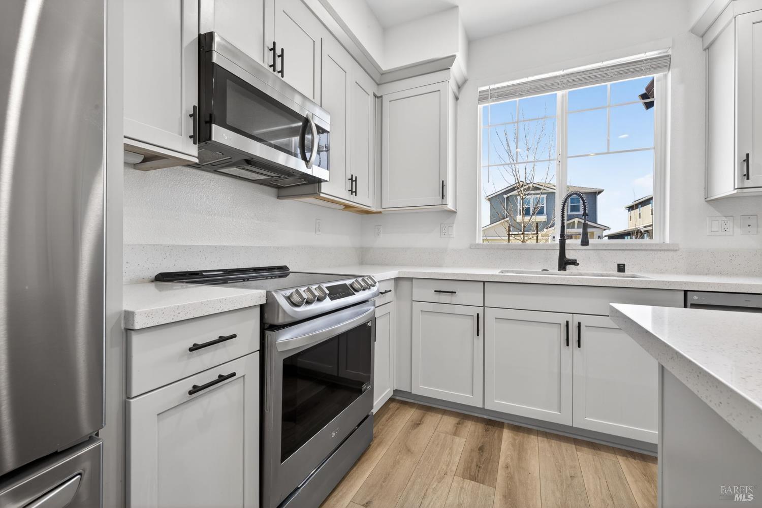 Detail Gallery Image 8 of 46 For 2782 Bella Cir, Santa Rosa,  CA 95407 - 3 Beds | 2/1 Baths