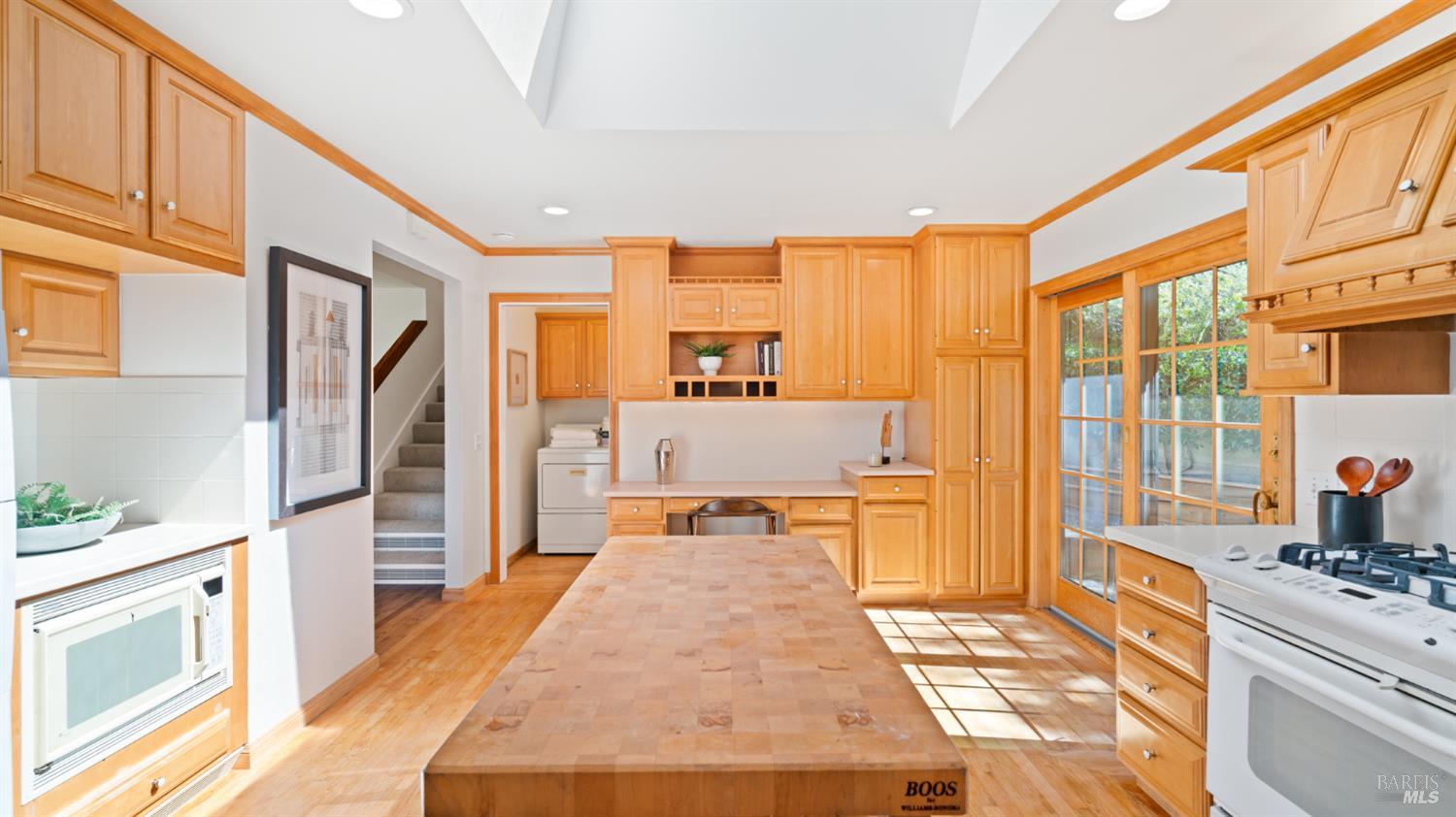 Detail Gallery Image 15 of 77 For 5 Viox Way, San Rafael,  CA 94901 - 4 Beds | 3/1 Baths