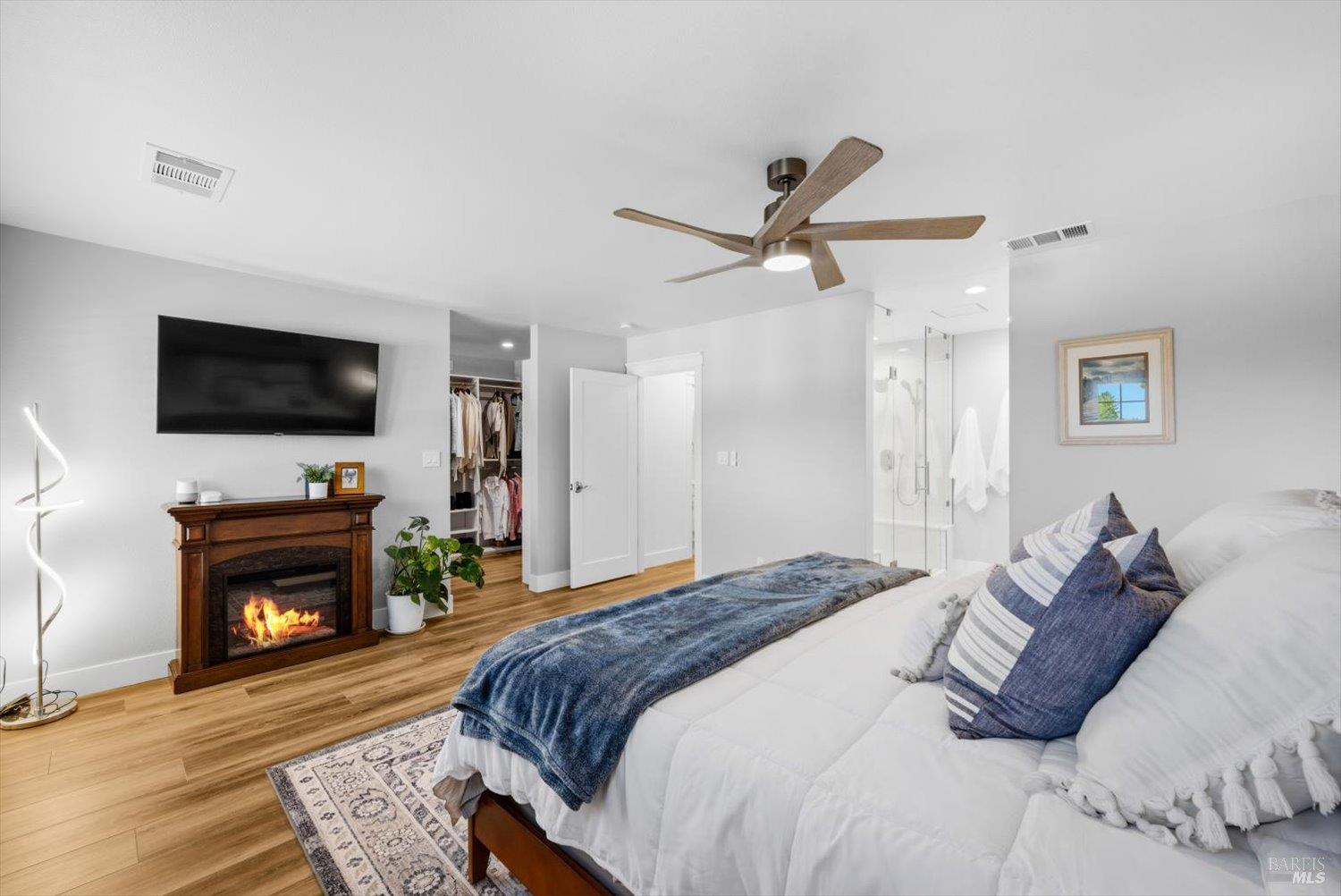 Detail Gallery Image 41 of 99 For 104 Westwood St, Vacaville,  CA 95688 - 5 Beds | 2/1 Baths