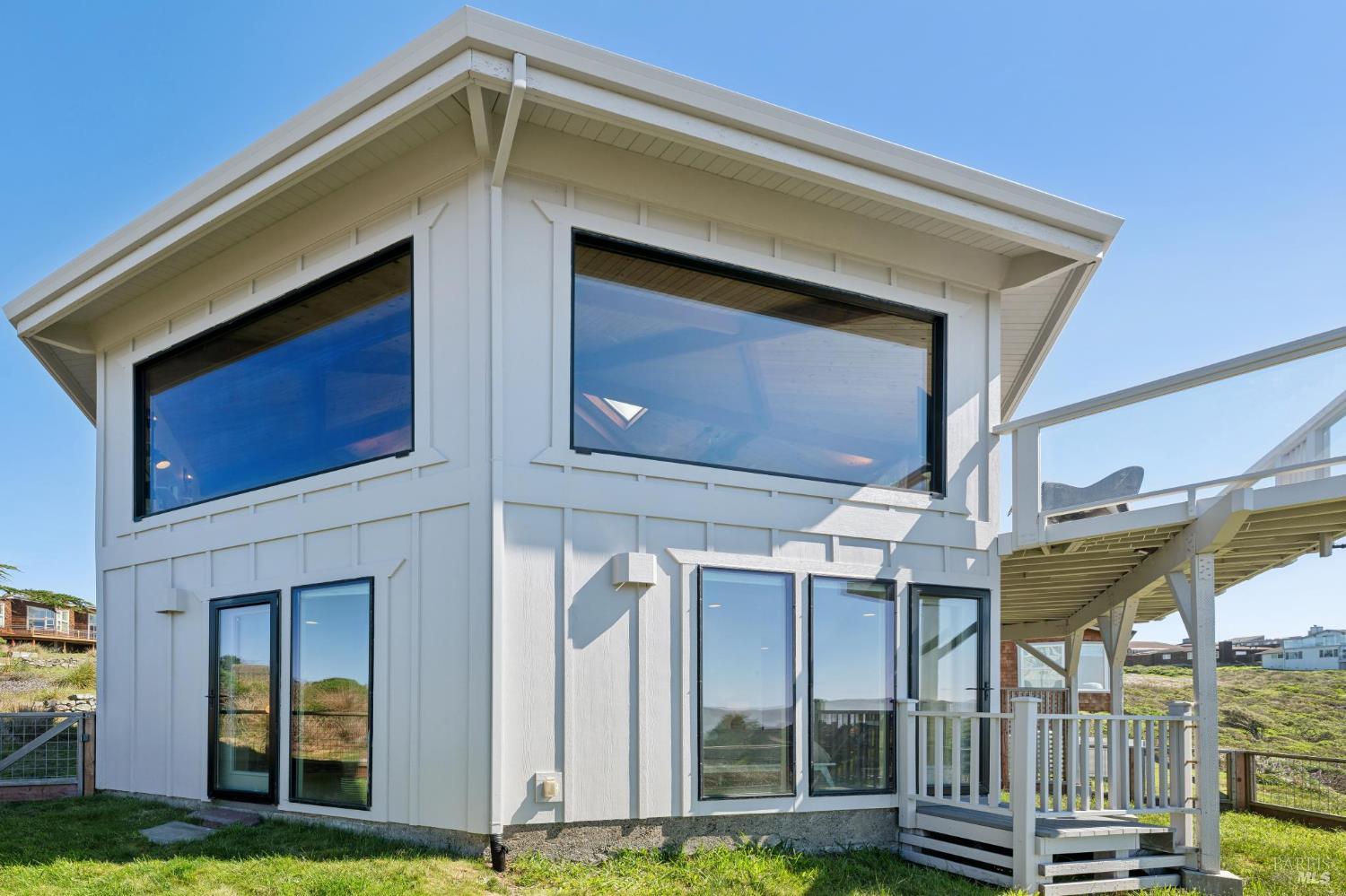 Detail Gallery Image 3 of 98 For 557 Oceana Dr, Dillon Beach,  CA 94929 - 3 Beds | 3 Baths