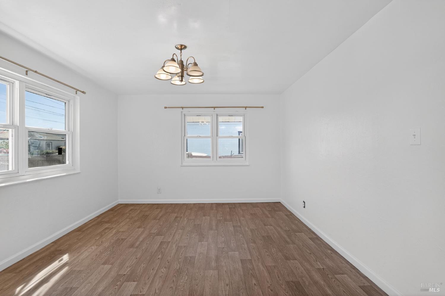 Detail Gallery Image 13 of 30 For 1565 Timothy Dr, San Leandro,  CA 94577 - 4 Beds | 2 Baths