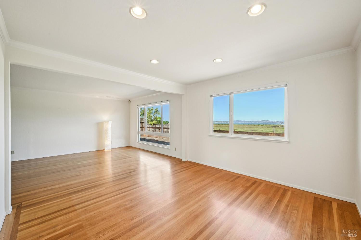 Detail Gallery Image 27 of 65 For 319 Golden Hind Psge, Corte Madera,  CA 94925 - 3 Beds | 2 Baths