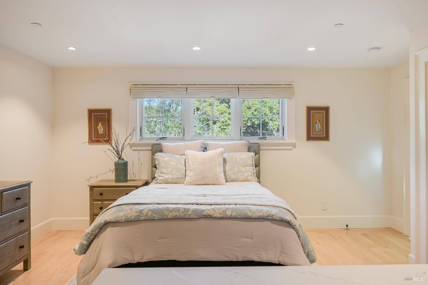 Detail Gallery Image 31 of 38 For 216 Laurel Ave, San Anselmo,  CA 94960 - 5 Beds | 3/1 Baths