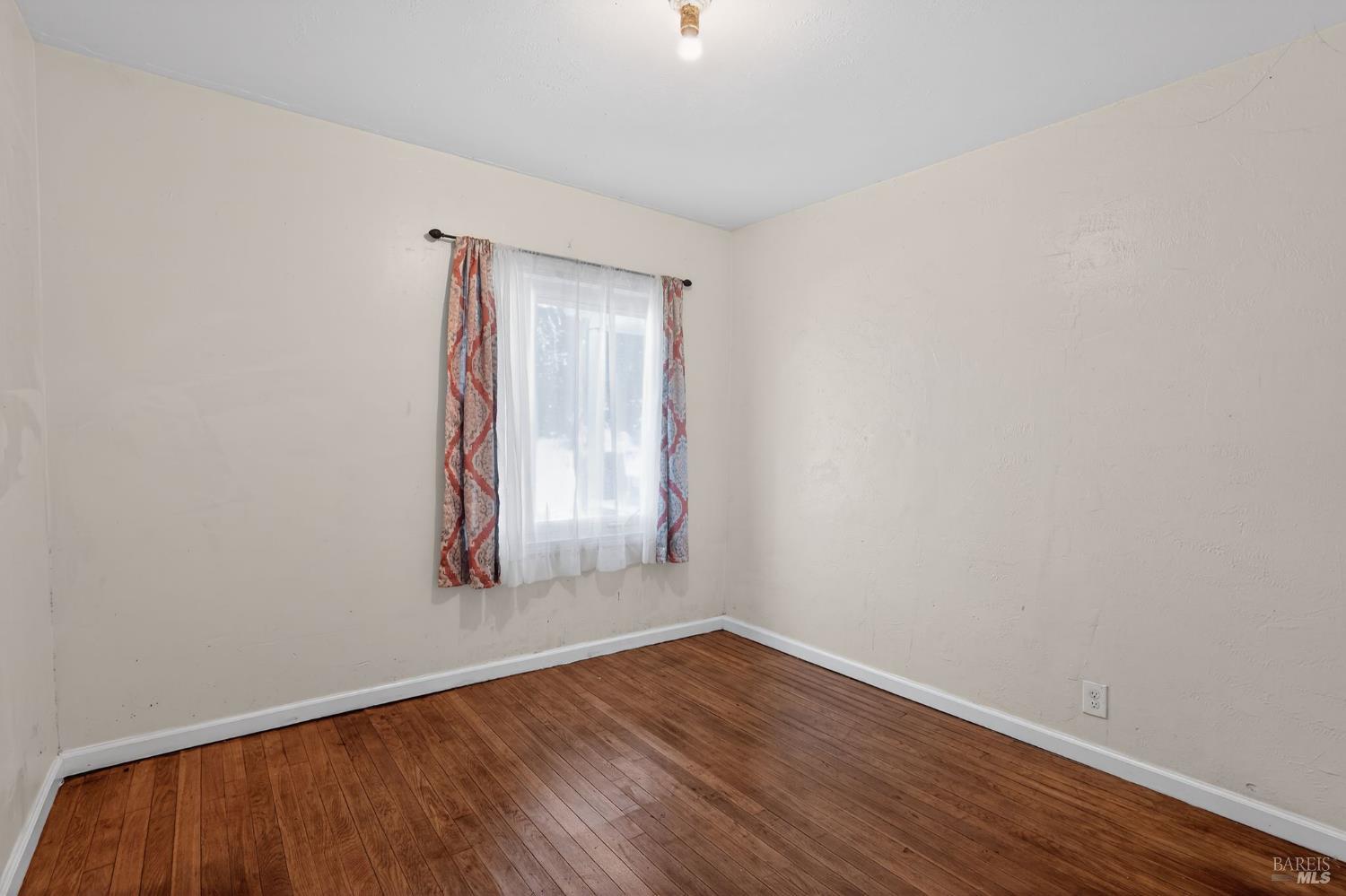 Detail Gallery Image 17 of 30 For 1565 Timothy Dr, San Leandro,  CA 94577 - 4 Beds | 2 Baths