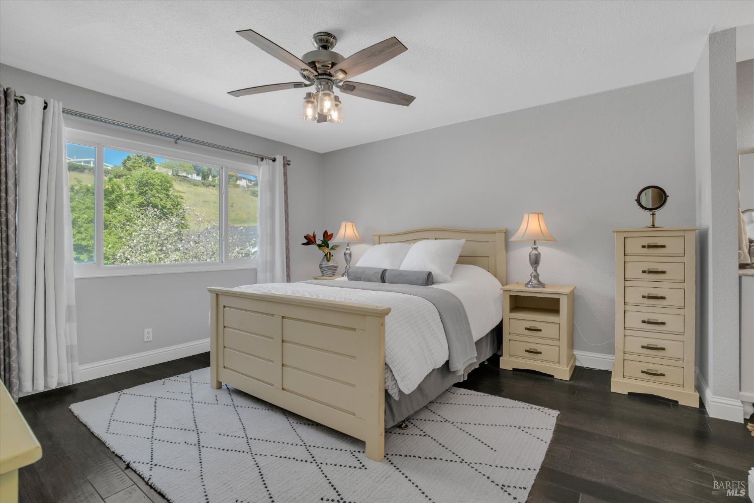 Detail Gallery Image 23 of 36 For 249 Baker St, Benicia,  CA 94510 - 4 Beds | 2/1 Baths