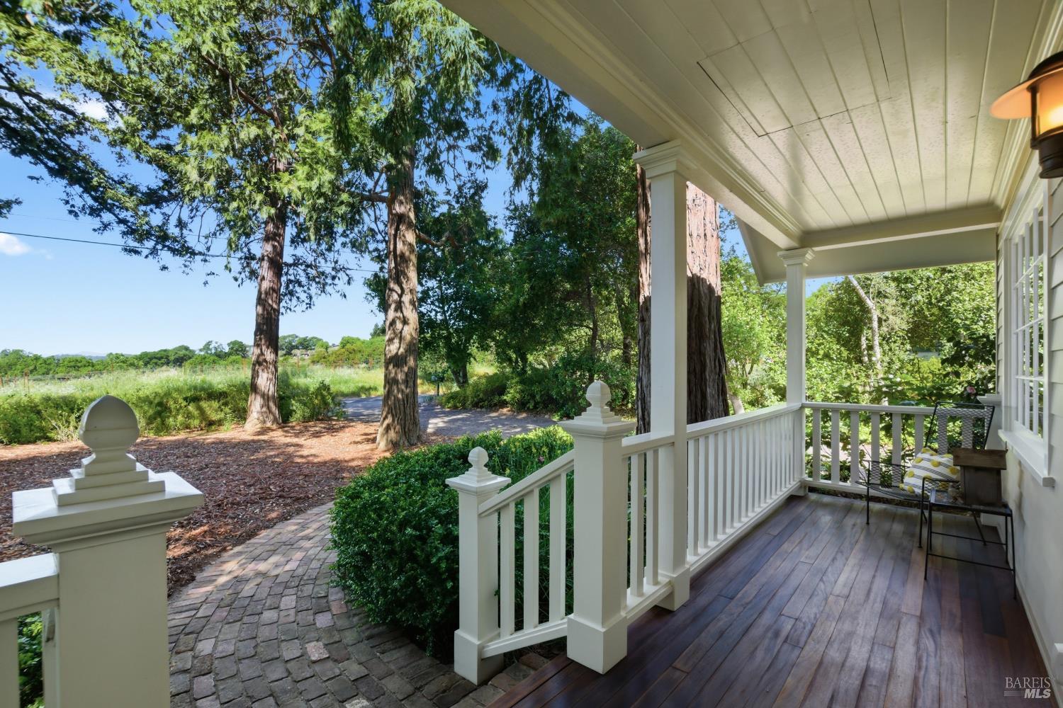 Detail Gallery Image 3 of 58 For 2072 Kirkland Ave, Napa,  CA 94558 - 3 Beds | 2 Baths