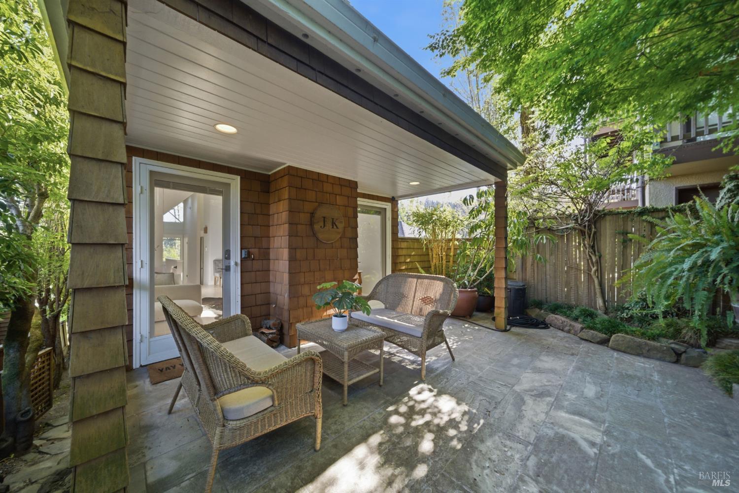 Detail Gallery Image 8 of 50 For 29 Bayview Ave #3,  Mill Valley,  CA 94941 - 2 Beds | 2 Baths