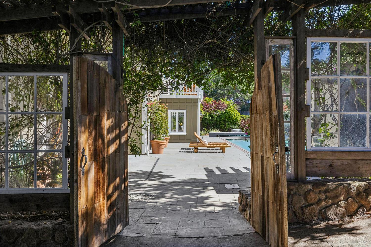 Detail Gallery Image 83 of 93 For 47 Main Dr, San Rafael,  CA 94901 - 4 Beds | 5 Baths