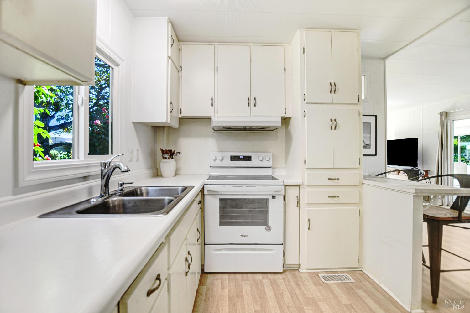 Detail Gallery Image 9 of 33 For 160 Chiquita Camino Unkn, Sonoma,  CA 95476 - 2 Beds | 2 Baths