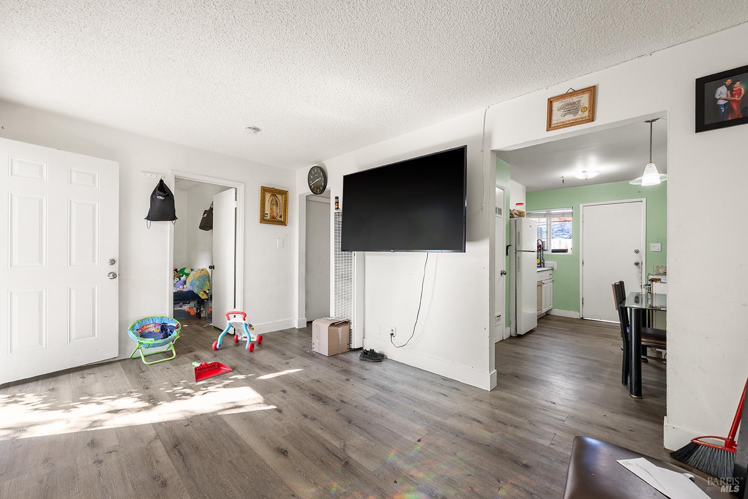 Detail Gallery Image 2 of 27 For 2549 Corby Ave, Santa Rosa,  CA 95407 - – Beds | – Baths