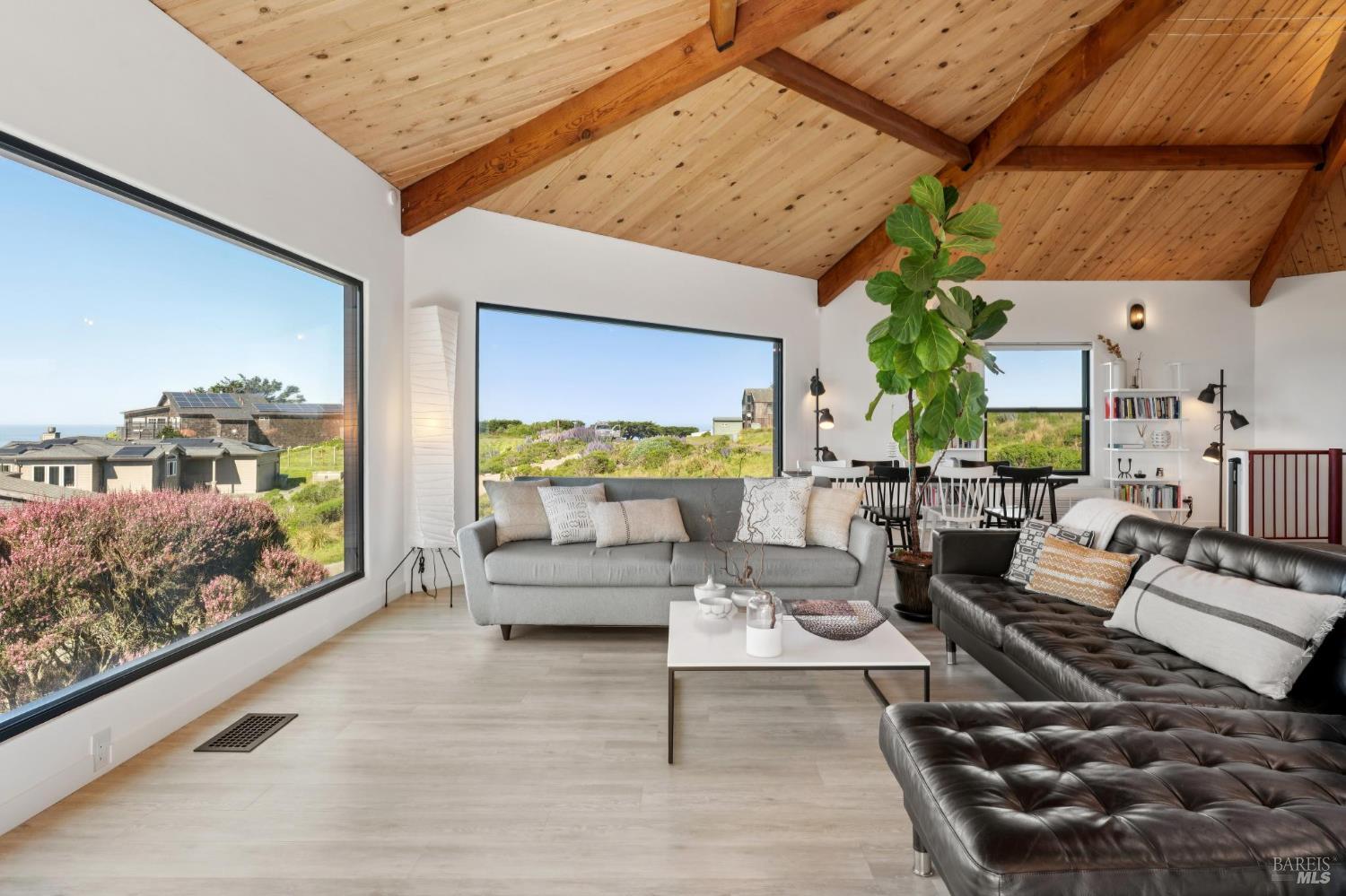 Detail Gallery Image 43 of 98 For 557 Oceana Dr, Dillon Beach,  CA 94929 - 3 Beds | 3 Baths