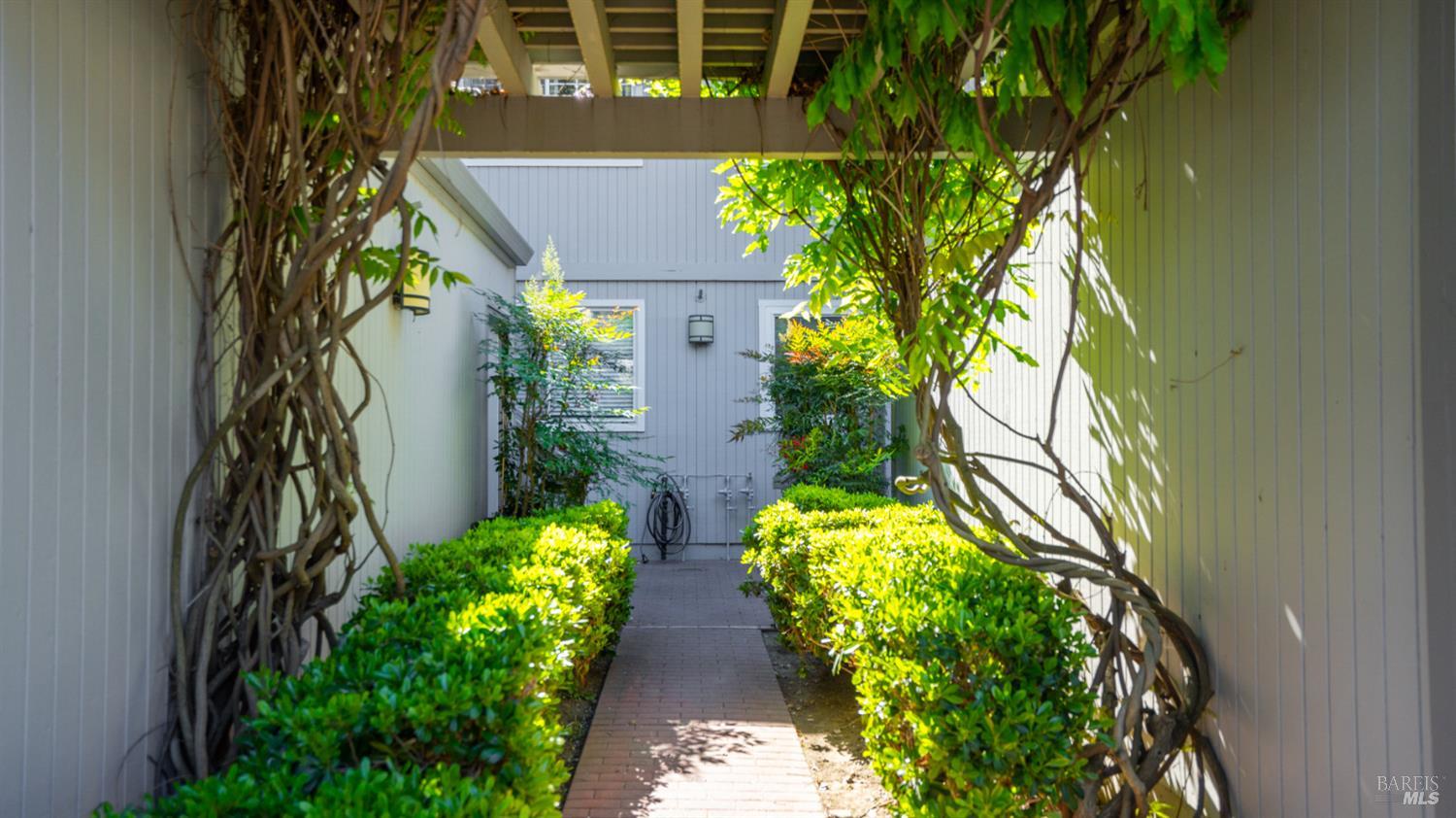 Detail Gallery Image 2 of 22 For 312 Blanchard Ln, Benicia,  CA 94510 - 2 Beds | 2 Baths
