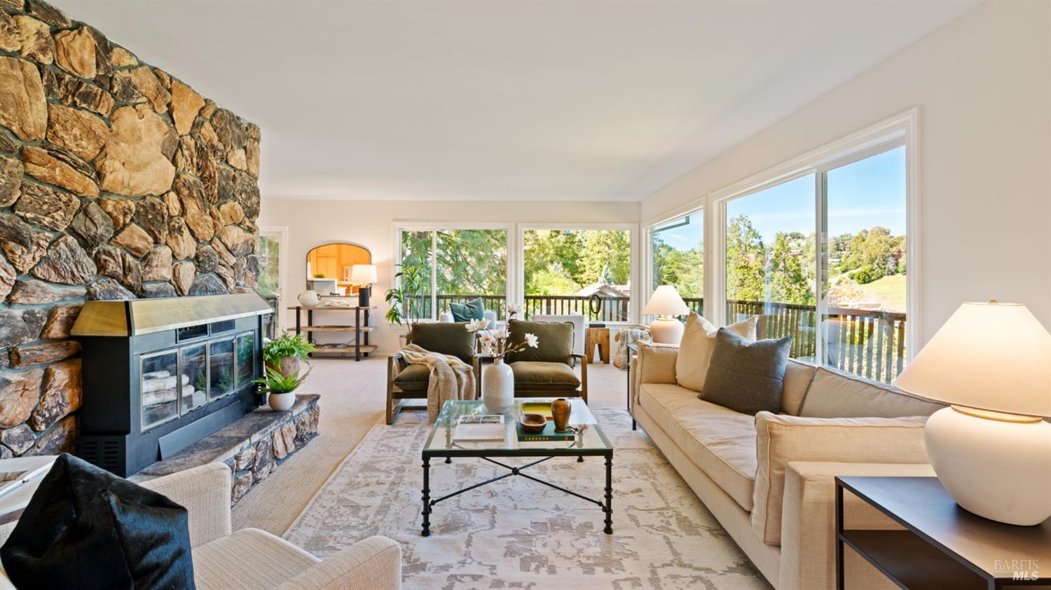 Detail Gallery Image 6 of 77 For 5 Viox Way, San Rafael,  CA 94901 - 4 Beds | 3/1 Baths