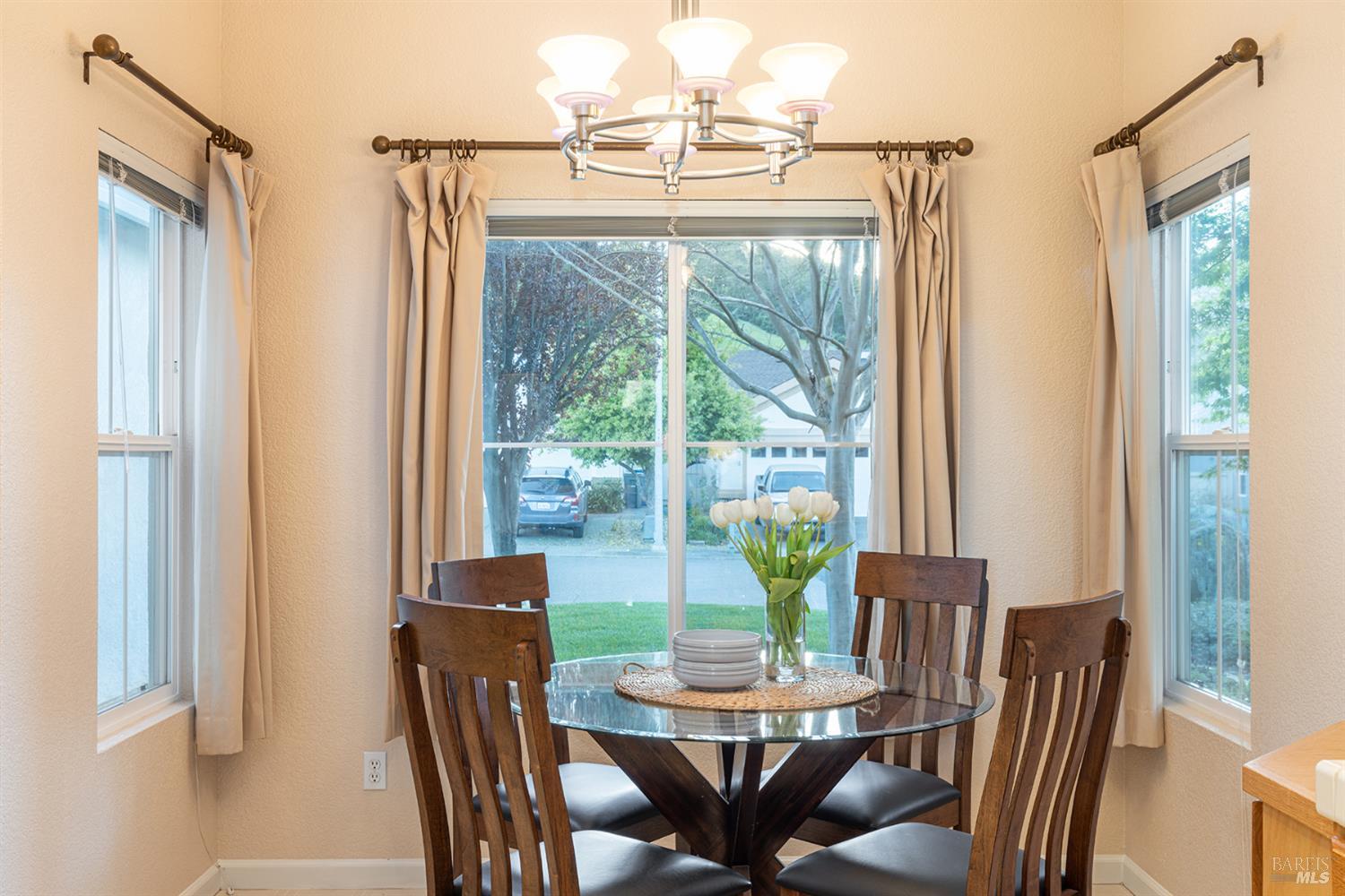 Detail Gallery Image 15 of 26 For 274 Red Mountain Dr, Cloverdale,  CA 95425 - 2 Beds | 2 Baths