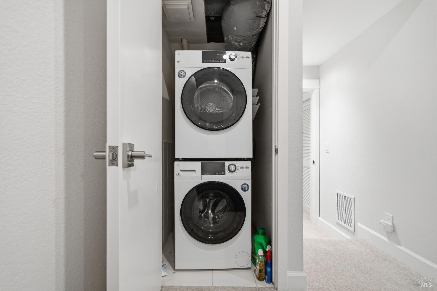 Detail Gallery Image 43 of 50 For 29 Bayview Ave #3,  Mill Valley,  CA 94941 - 2 Beds | 2 Baths