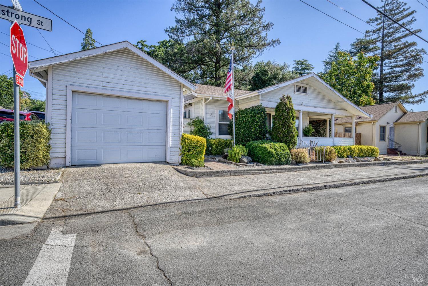 Detail Gallery Image 4 of 38 For 130 Armstrong St, Lakeport,  CA 95453 - 2 Beds | 1 Baths