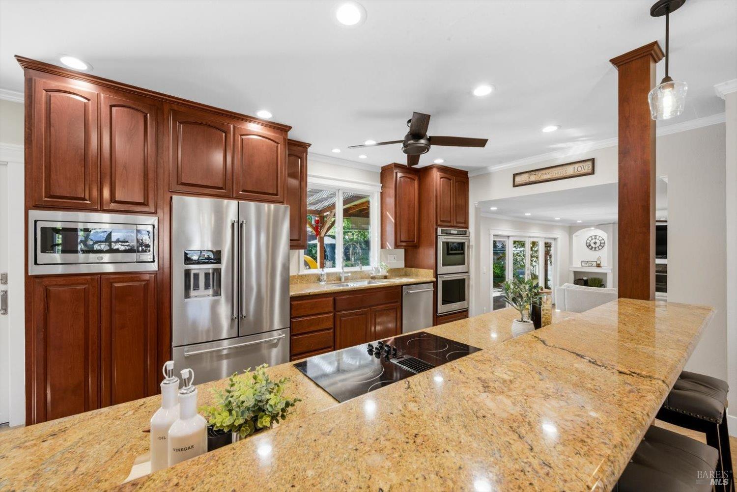 Detail Gallery Image 17 of 99 For 104 Westwood St, Vacaville,  CA 95688 - 5 Beds | 2/1 Baths