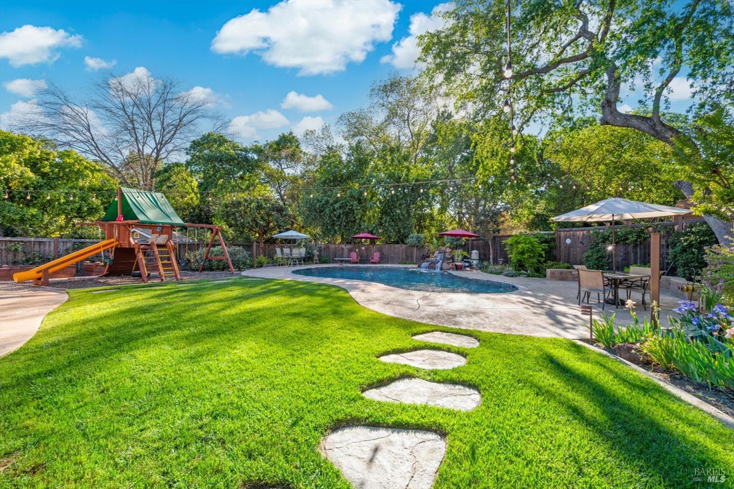 Detail Gallery Image 74 of 99 For 104 Westwood St, Vacaville,  CA 95688 - 5 Beds | 2/1 Baths