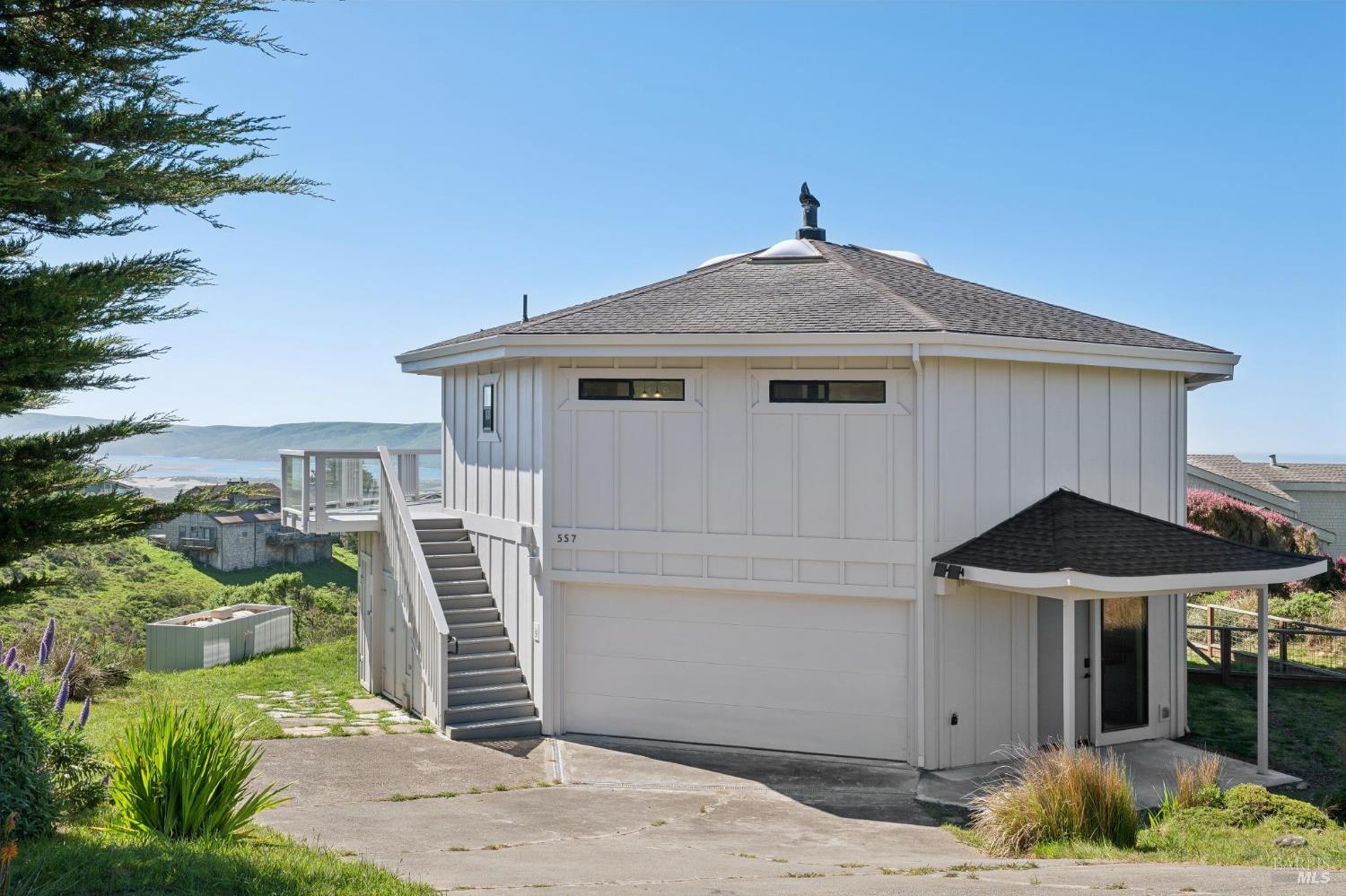 Detail Gallery Image 2 of 98 For 557 Oceana Dr, Dillon Beach,  CA 94929 - 3 Beds | 3 Baths