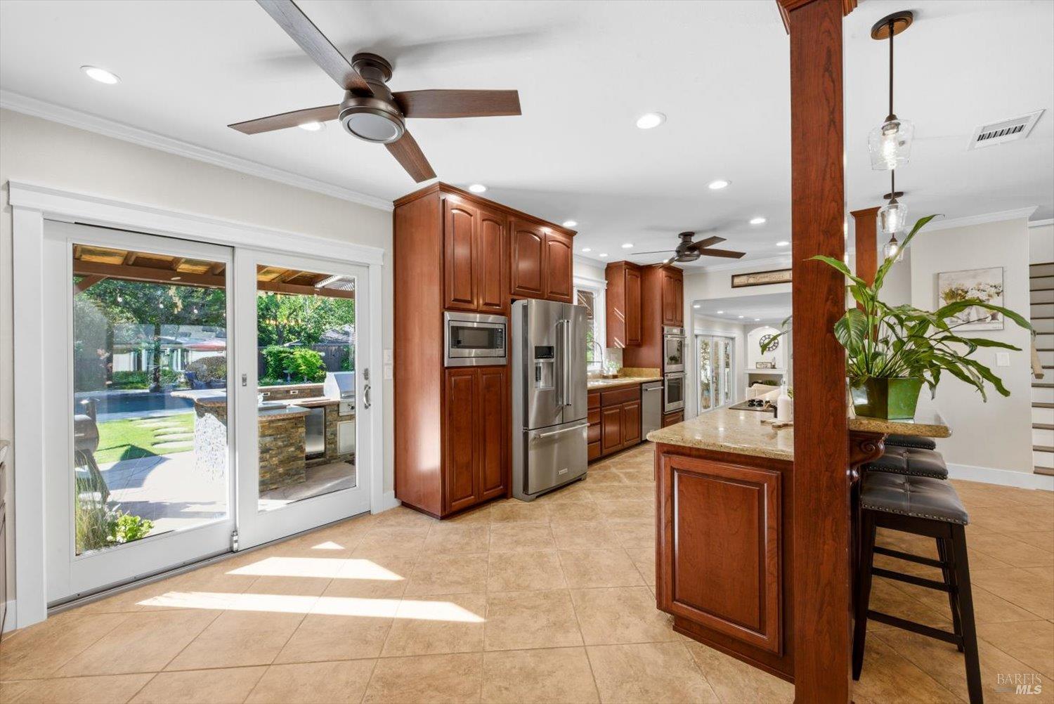 Detail Gallery Image 18 of 99 For 104 Westwood St, Vacaville,  CA 95688 - 5 Beds | 2/1 Baths