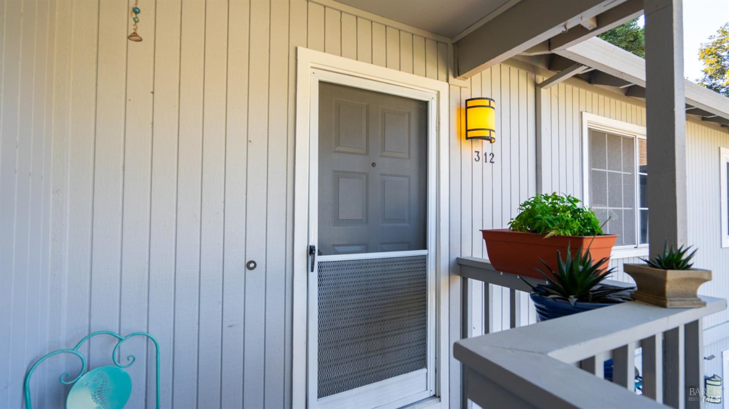 Detail Gallery Image 3 of 22 For 312 Blanchard Ln, Benicia,  CA 94510 - 2 Beds | 2 Baths