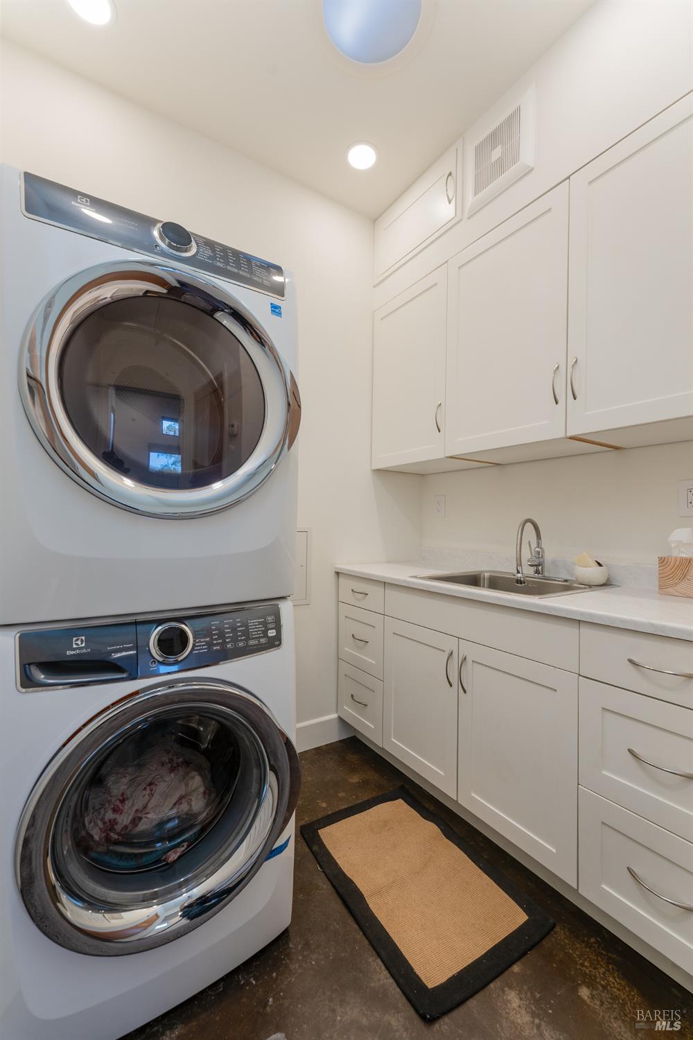 Detail Gallery Image 18 of 39 For 902 Helen Ave, Ukiah,  CA 95482 - 1 Beds | 1 Baths