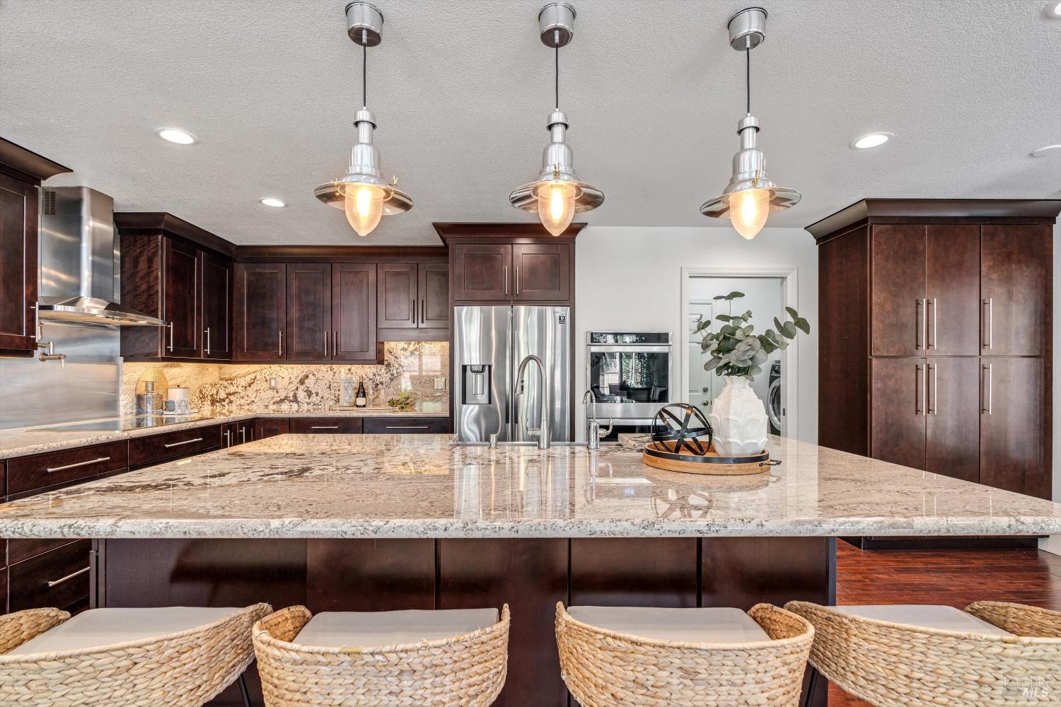 Detail Gallery Image 9 of 56 For 10014 Herb Rd, Windsor,  CA 95492 - 6 Beds | 3 Baths