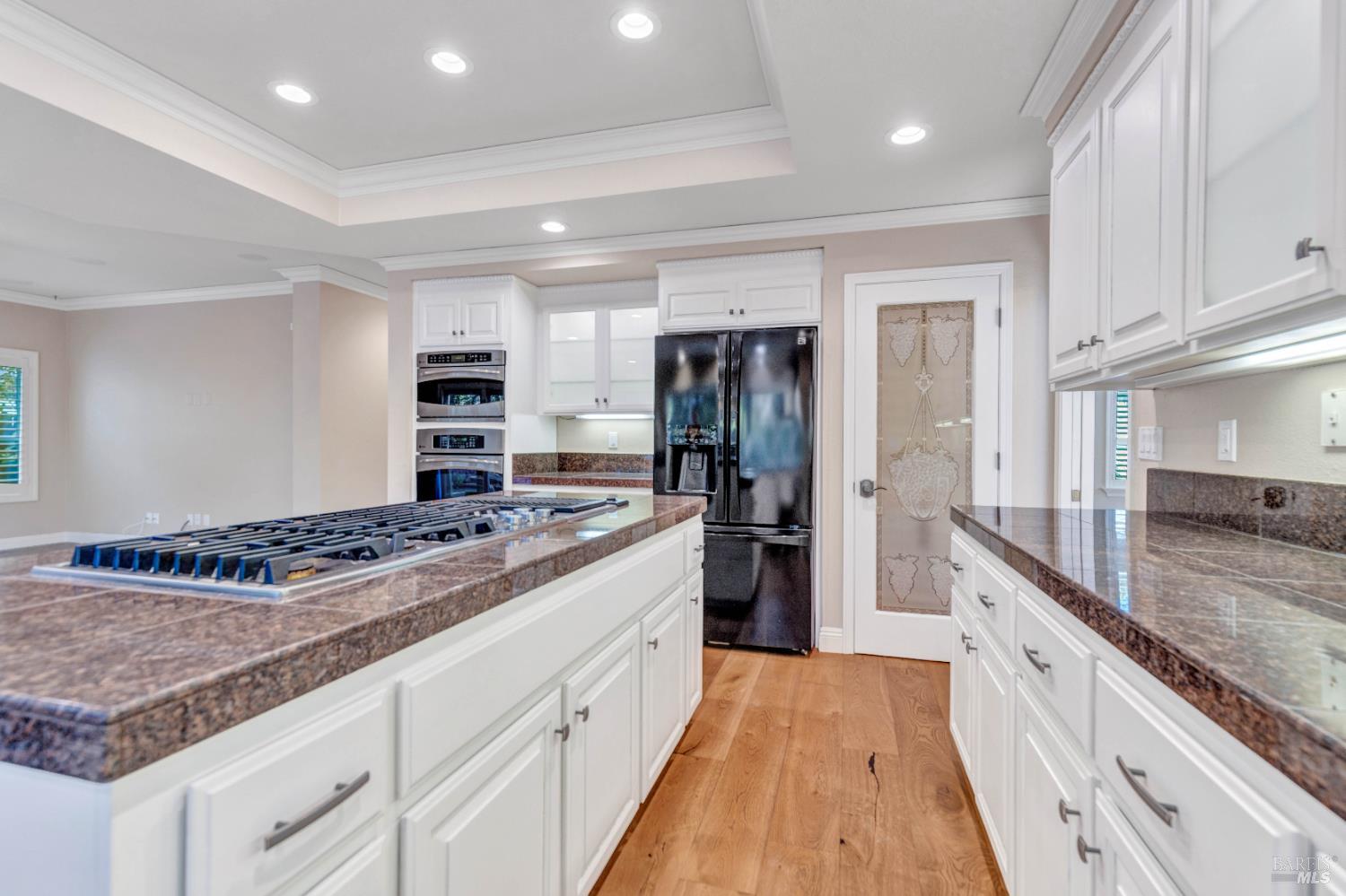 Detail Gallery Image 16 of 76 For 3229 Seminole Cir, Fairfield,  CA 94534 - 5 Beds | 3 Baths