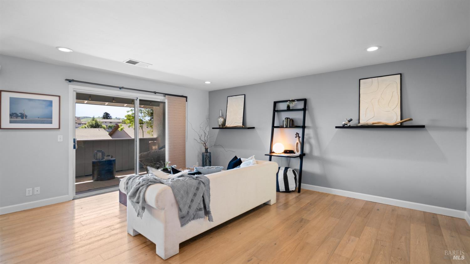 Detail Gallery Image 16 of 52 For 1229 Monte Vista Ct, Benicia,  CA 94510 - 3 Beds | 2 Baths