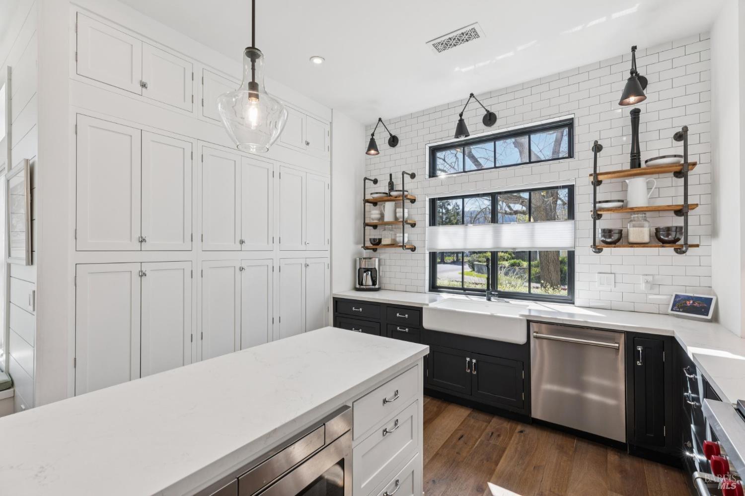 Detail Gallery Image 12 of 82 For 1810 Quail Ct, Saint Helena,  CA 94574 - 4 Beds | 3 Baths