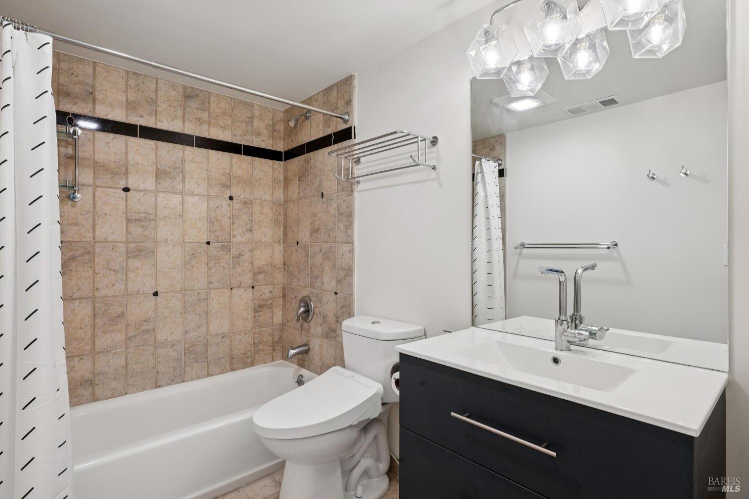 Detail Gallery Image 20 of 98 For 557 Oceana Dr, Dillon Beach,  CA 94929 - 3 Beds | 3 Baths