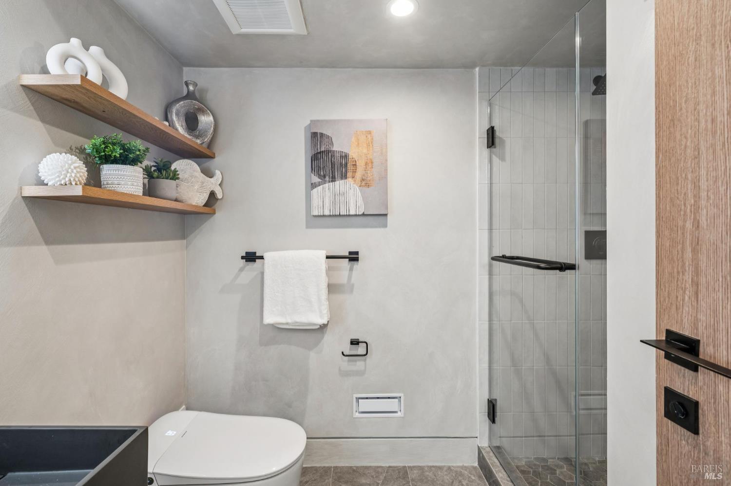 Detail Gallery Image 20 of 88 For 93 Magnolia Ave, Larkspur,  CA 94939 - 3 Beds | 3 Baths