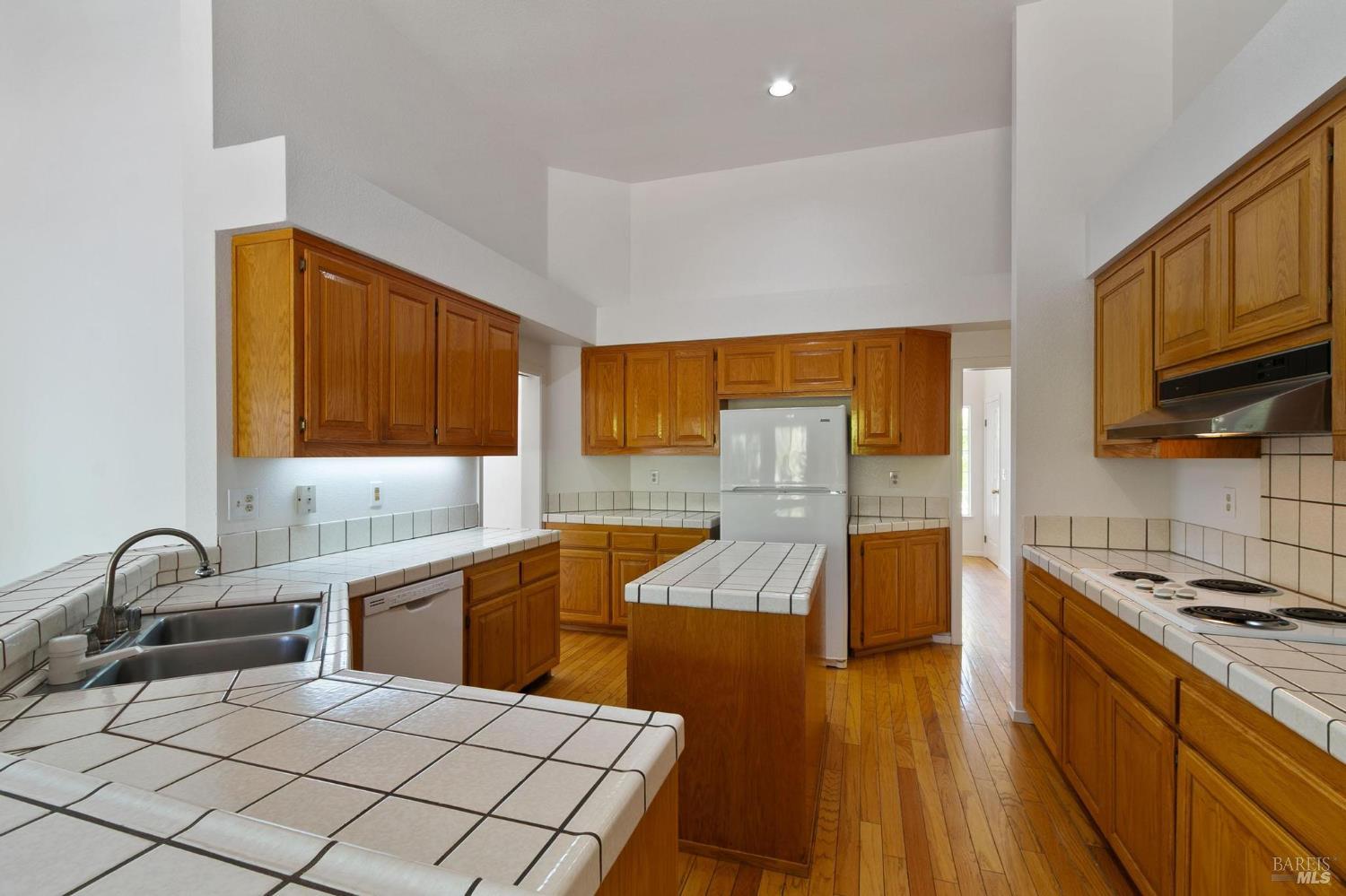 Detail Gallery Image 12 of 42 For 2988 Rustle Ct, Fairfield,  CA 94534 - 3 Beds | 2 Baths