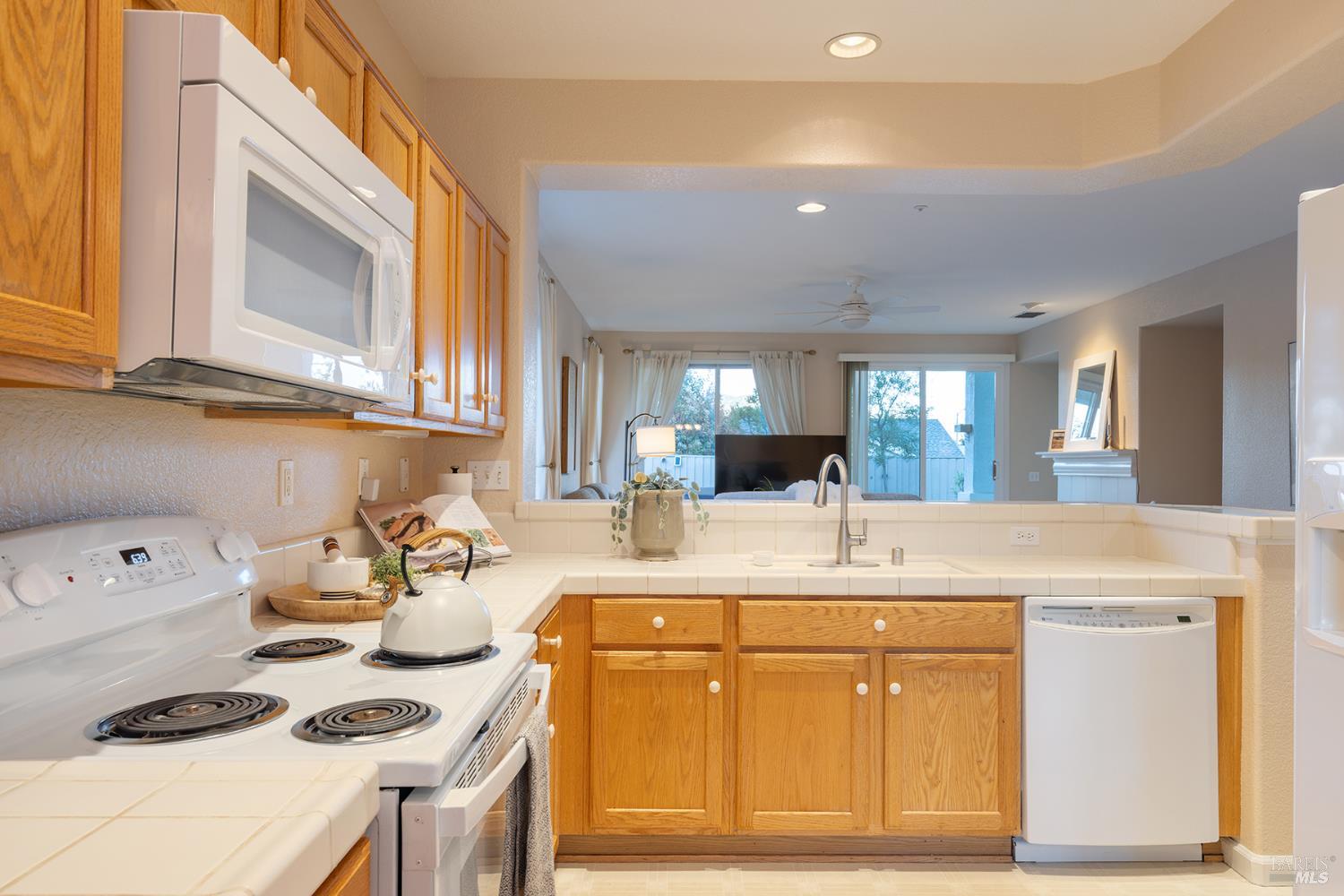 Detail Gallery Image 13 of 26 For 274 Red Mountain Dr, Cloverdale,  CA 95425 - 2 Beds | 2 Baths