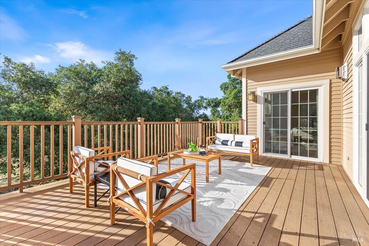 Detail Gallery Image 11 of 60 For 134 Moonlight Dr, Healdsburg,  CA 95448 - 4 Beds | 3/1 Baths