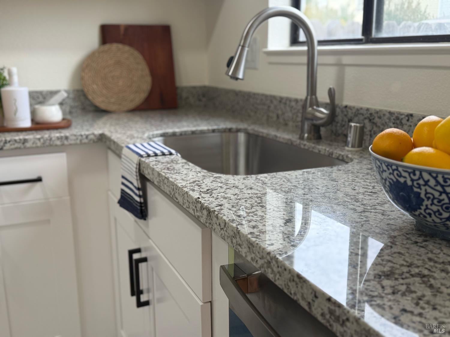 Detail Gallery Image 10 of 36 For 1422 N Oak St, Calistoga,  CA 94515 - 3 Beds | 2 Baths