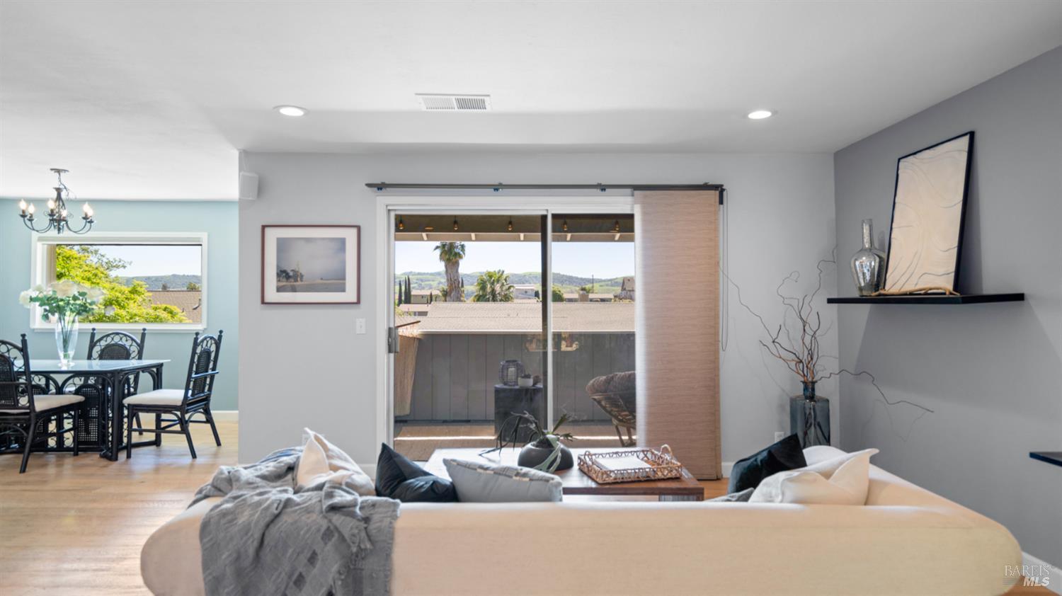 Detail Gallery Image 17 of 52 For 1229 Monte Vista Ct, Benicia,  CA 94510 - 3 Beds | 2 Baths