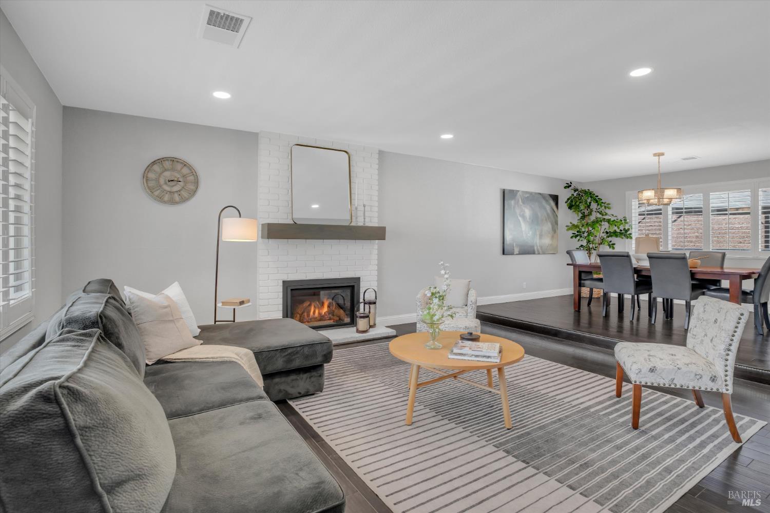 Detail Gallery Image 5 of 36 For 249 Baker St, Benicia,  CA 94510 - 4 Beds | 2/1 Baths