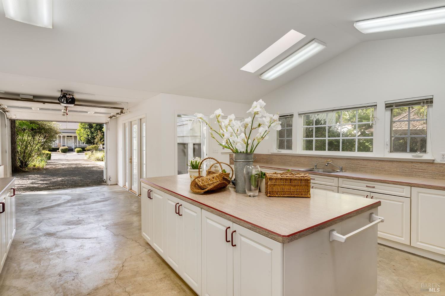 Detail Gallery Image 59 of 72 For 2230 1st St, Napa,  CA 94559 - 5 Beds | 2 Baths