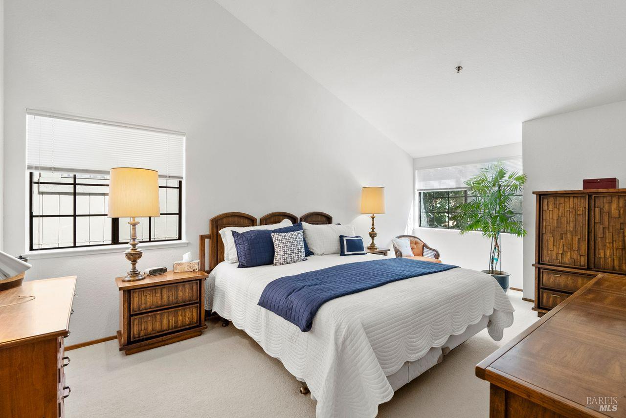 Detail Gallery Image 16 of 30 For 186 Red Hawk Rd, Novato,  CA 94949 - 2 Beds | 2/1 Baths