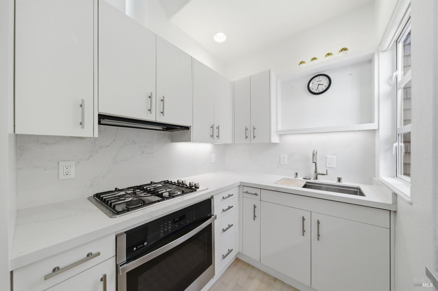 Detail Gallery Image 21 of 50 For 29 Bayview Ave #3,  Mill Valley,  CA 94941 - 2 Beds | 2 Baths