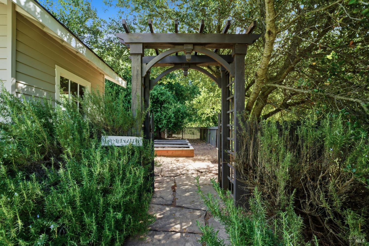 Detail Gallery Image 49 of 58 For 2072 Kirkland Ave, Napa,  CA 94558 - 3 Beds | 2 Baths