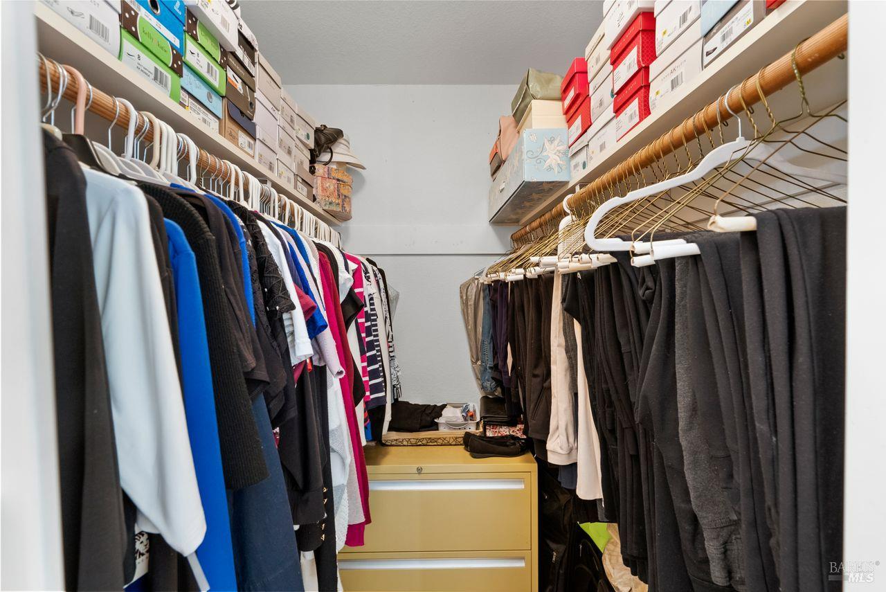 Detail Gallery Image 21 of 30 For 186 Red Hawk Rd, Novato,  CA 94949 - 2 Beds | 2/1 Baths