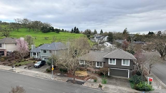 Detail Gallery Image 3 of 36 For 4808 Foxglove Ct, Santa Rosa,  CA 95405 - 4 Beds | 3 Baths