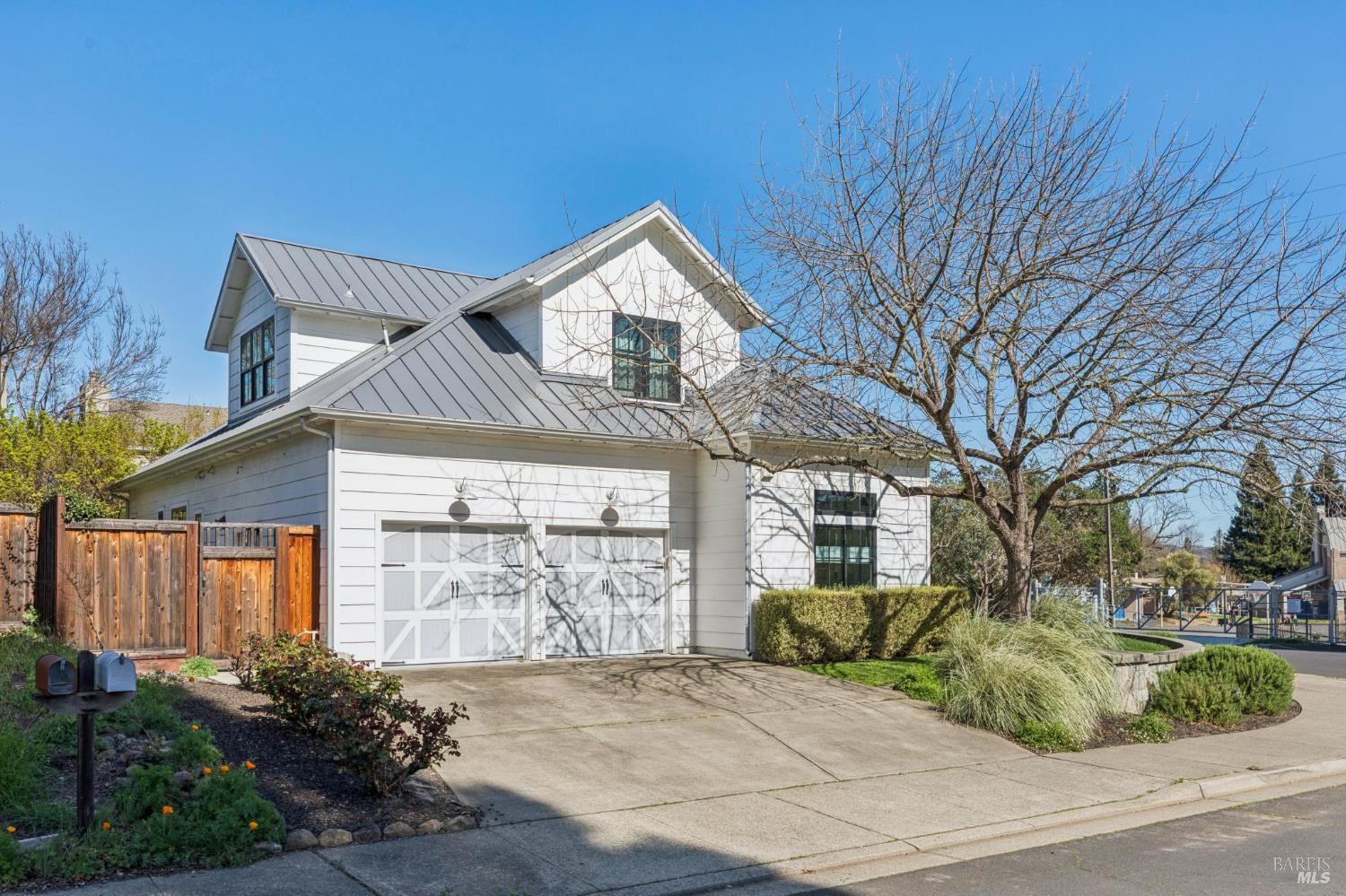 Detail Gallery Image 2 of 82 For 1810 Quail Ct, Saint Helena,  CA 94574 - 4 Beds | 3 Baths